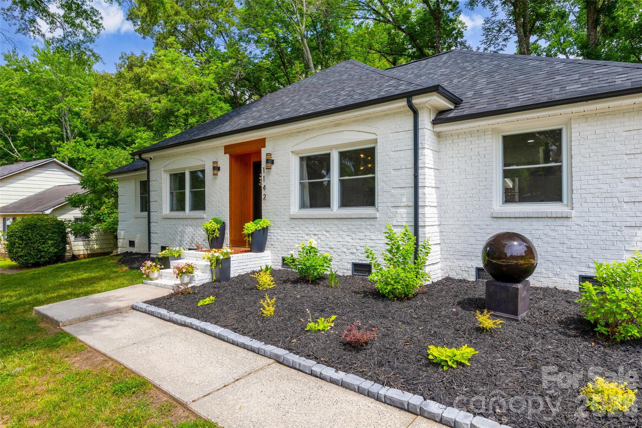 2nd image of 1142 Fox Run Dr, Charlotte, NC 28212 | MLS# 4409734