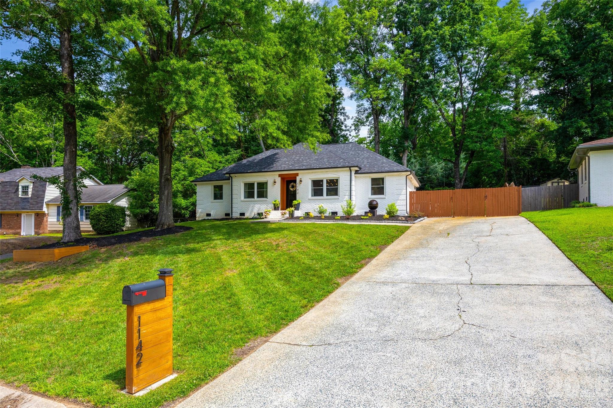 35th image of 1142 Fox Run Dr, Charlotte, NC 28212 | MLS# 4409734