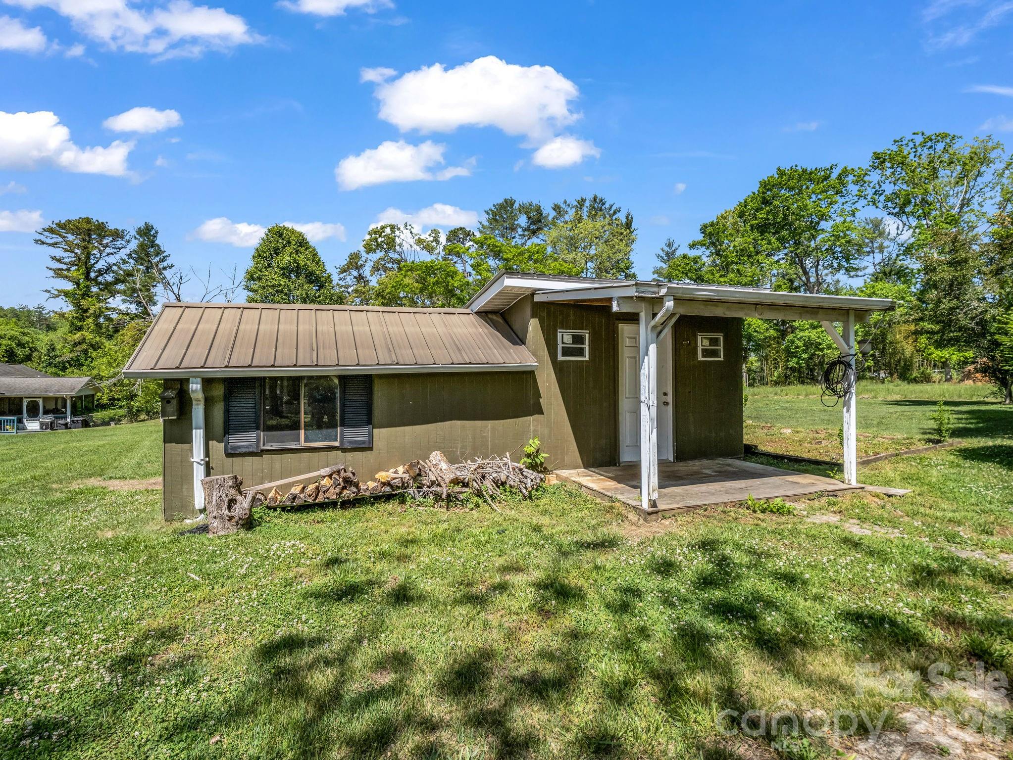 38th image of 363 Etowah School Rd, Hendersonville, NC 28739 | MLS# 4409741