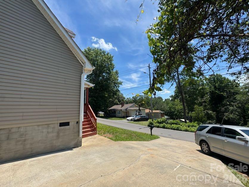 3rd image of 124 Oakland Rd, Asheville, NC 28801 | MLS# 4409756
