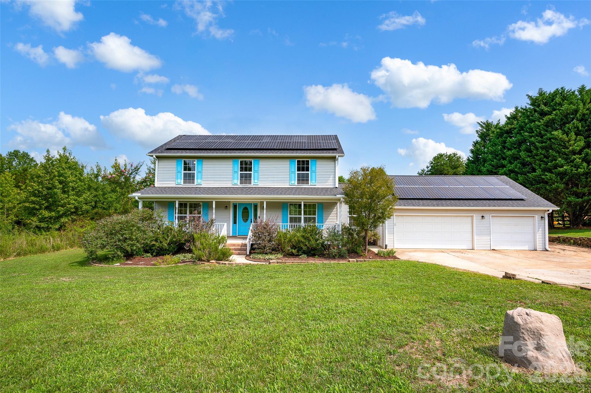 1st image of 10724 Kingsview Dr, Davidson, NC 28036 | MLS# 4409874