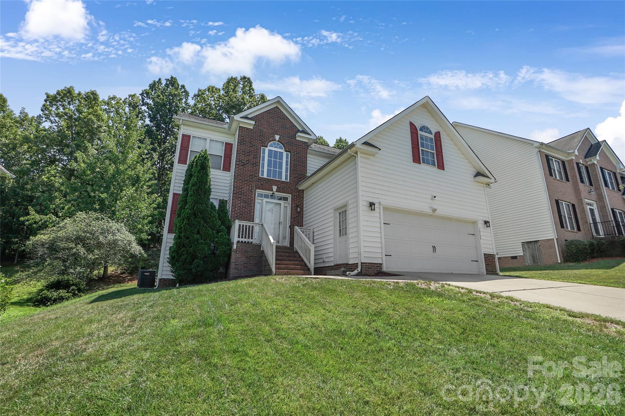 1st image of 10706 Hellebore Rd, Charlotte, NC 28213 | MLS# 4409890