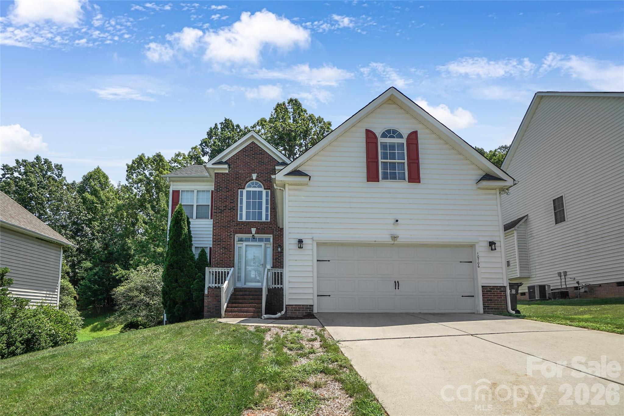 2nd image of 10706 Hellebore Rd, Charlotte, NC 28213 | MLS# 4409890