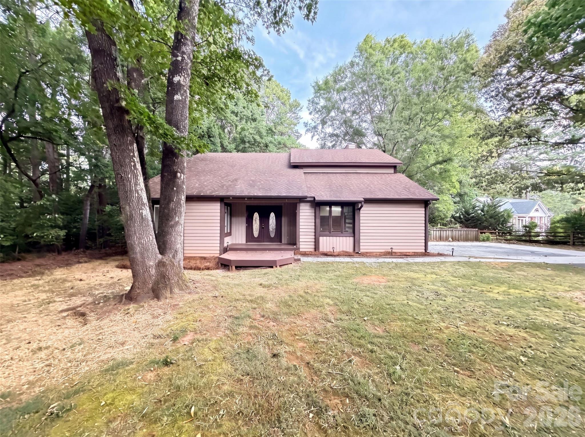 1st image of 608 Amanda Dr, Matthews, NC 28104 | MLS# 4409974