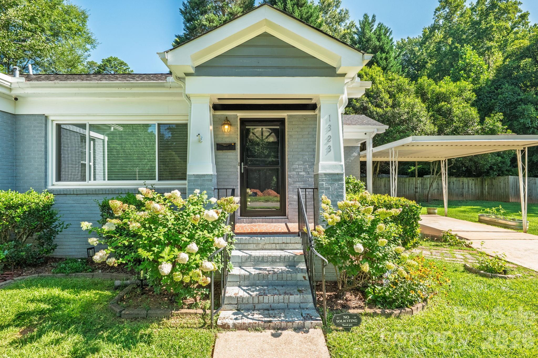 3rd image of 1323 Carolyn Dr, Charlotte, NC 28205 | MLS# 4410026