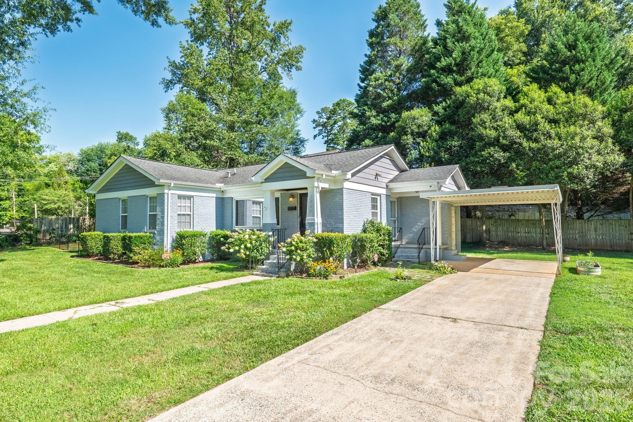 2nd image of 1323 Carolyn Dr, Charlotte, NC 28205 | MLS# 4410026