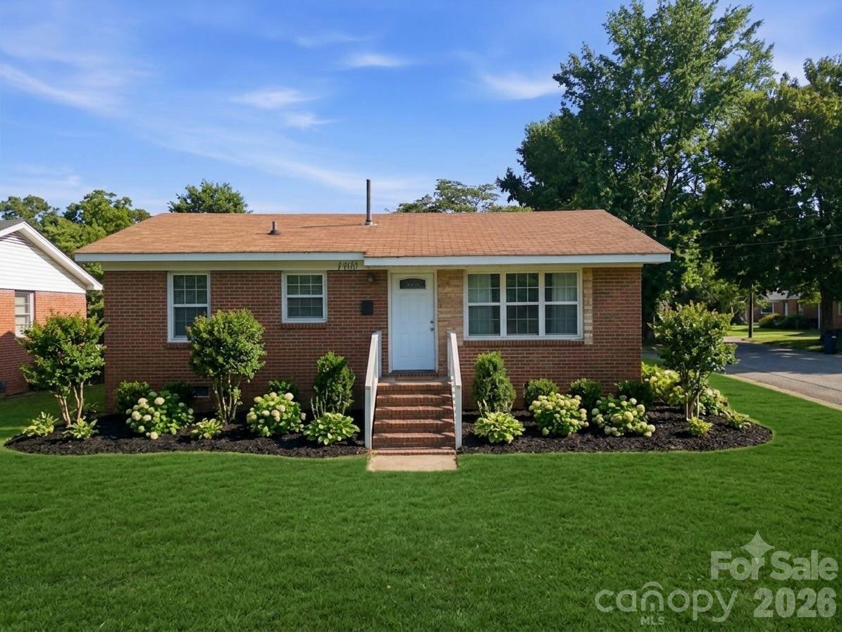 2nd image of 1400 Lasalle St, Charlotte, NC 28216 | MLS# 4410052