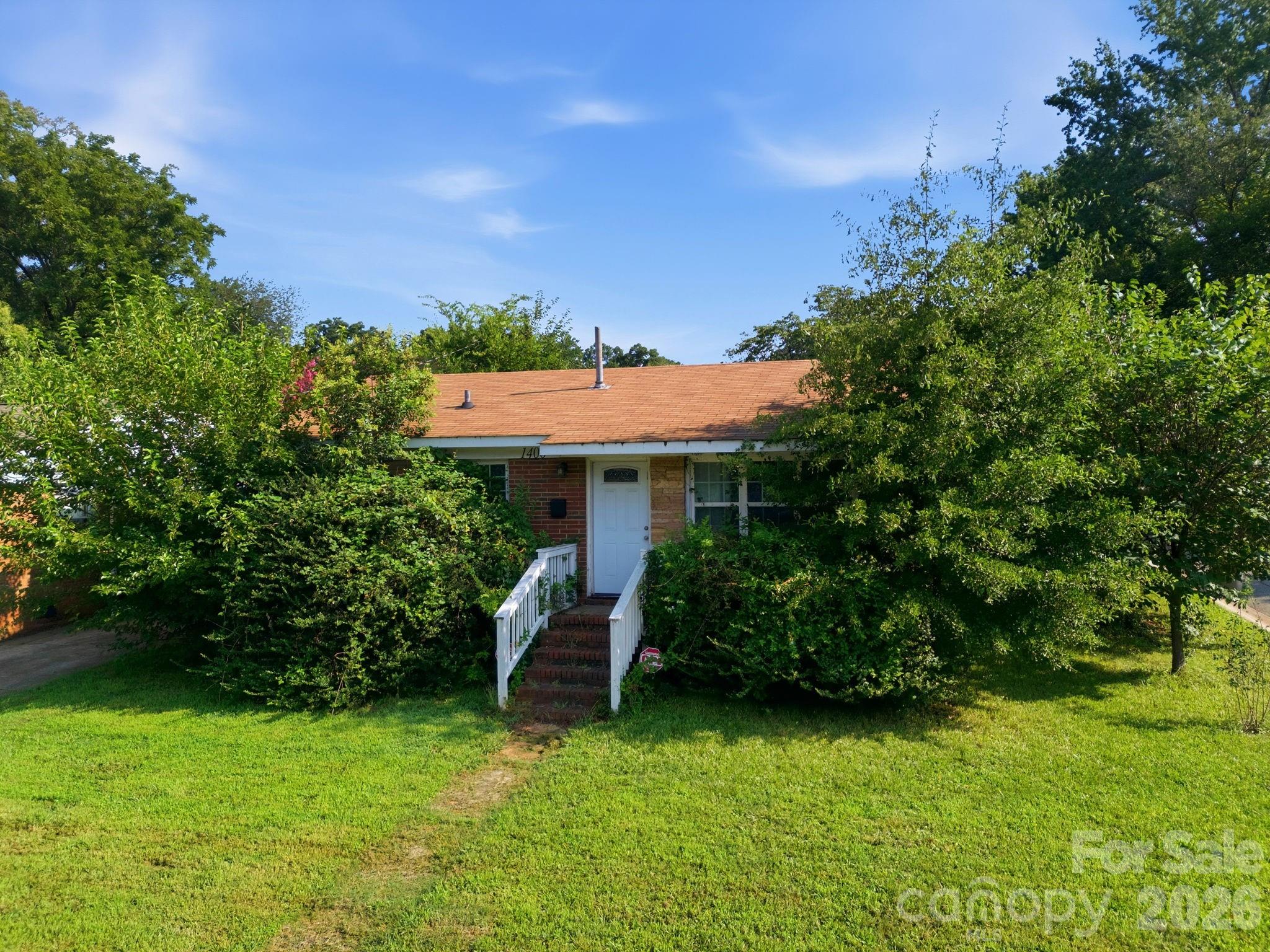 3rd image of 1400 Lasalle St, Charlotte, NC 28216 | MLS# 4410052