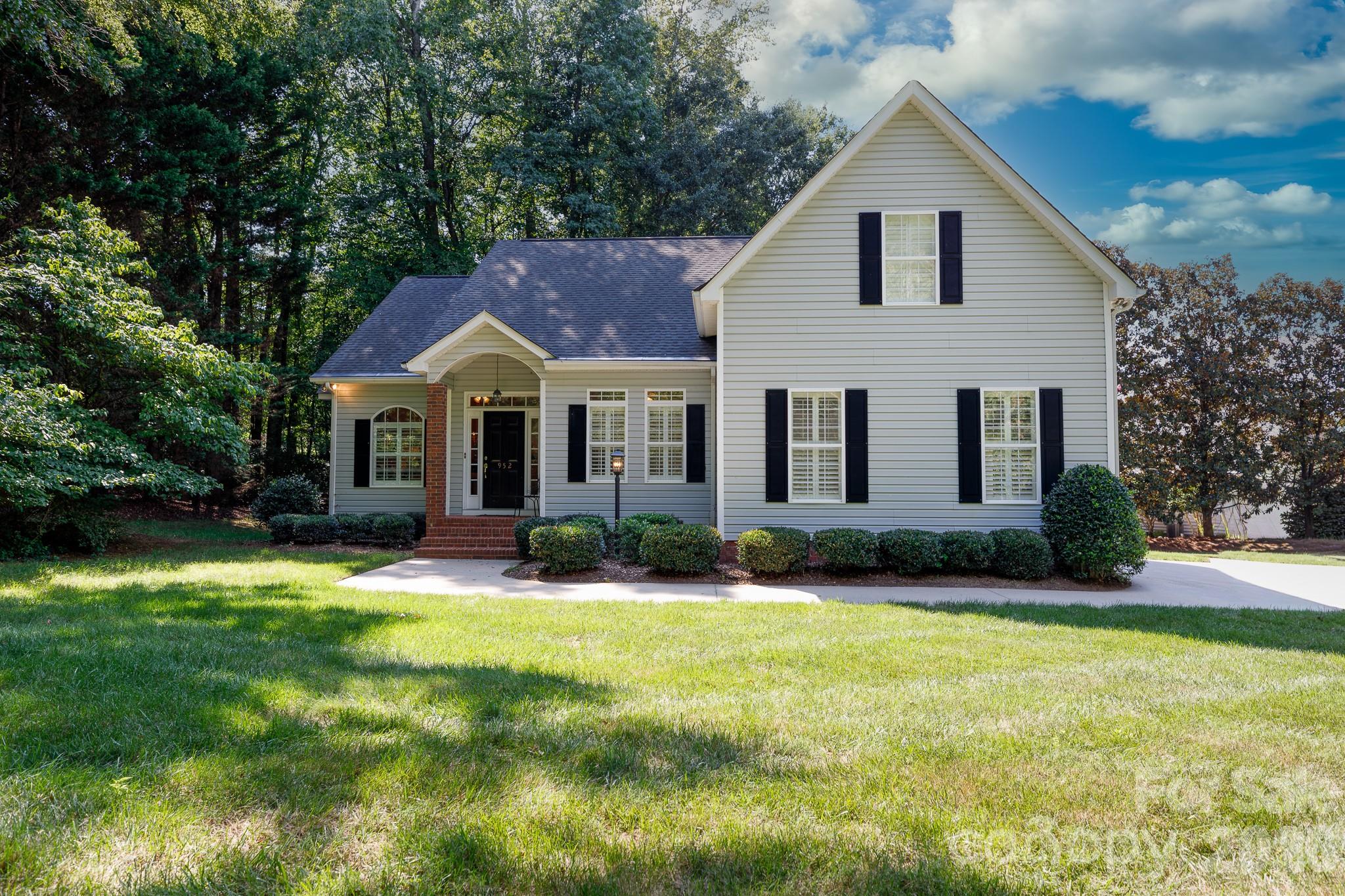 2nd image of 952 Lake Club Dr, Rock Hill, SC 29732 | MLS# 4410066