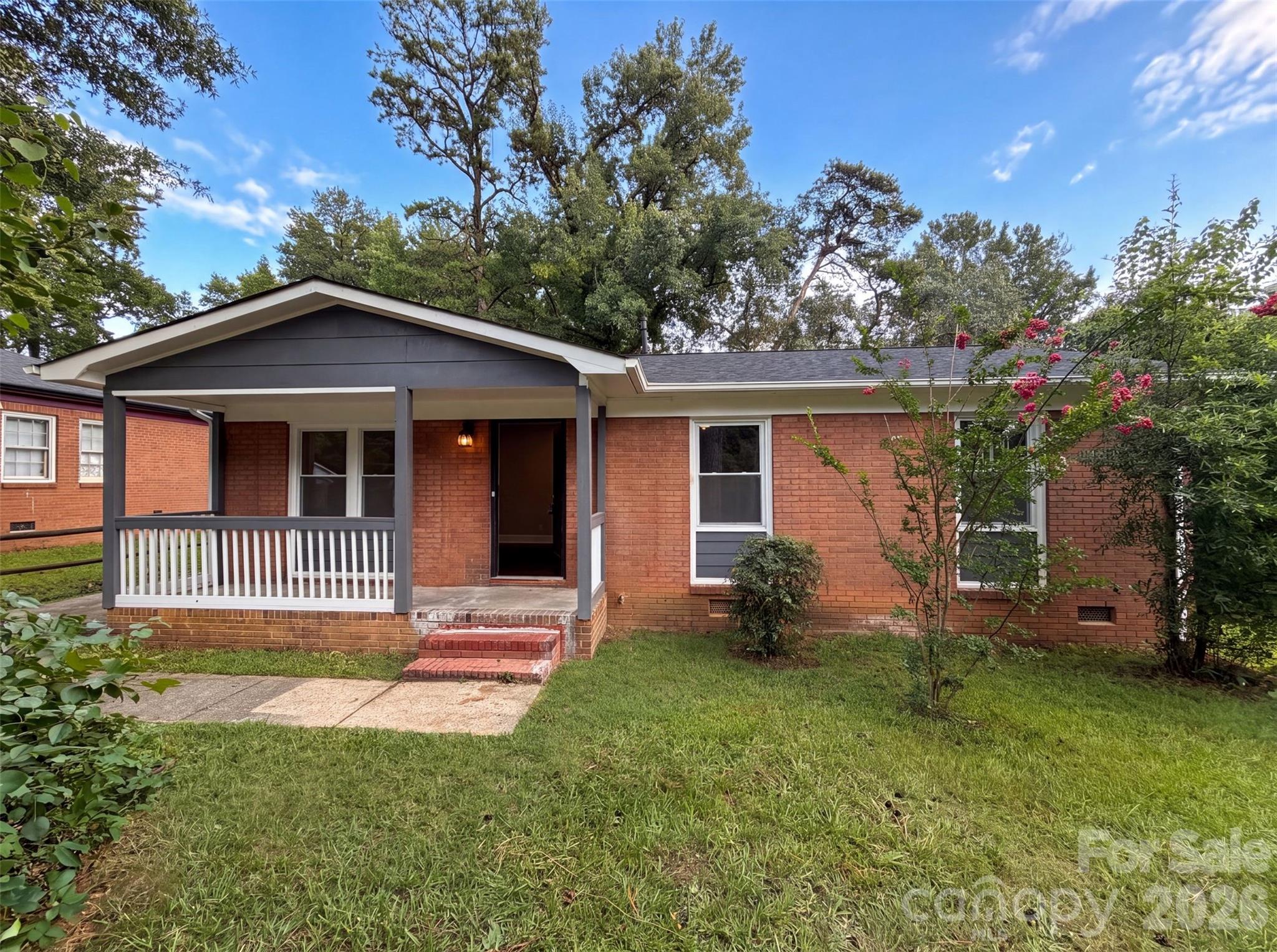 1st image of 528 Kentbrook Dr, Charlotte, NC 28213 | MLS# 4410070