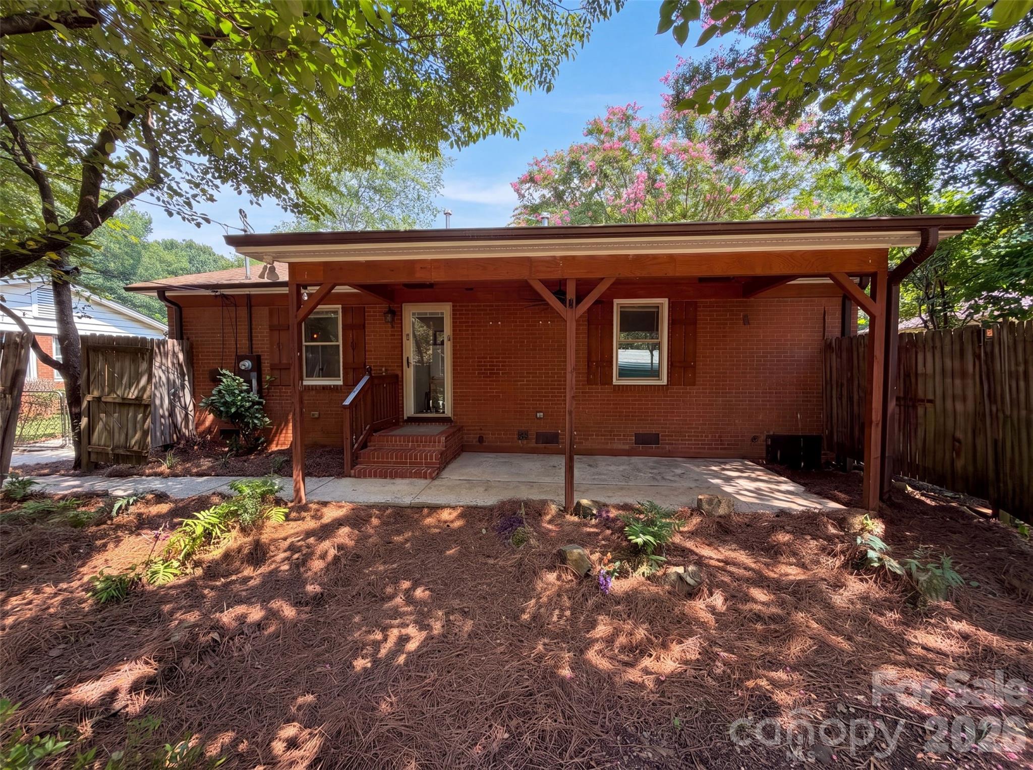 5th image of 713 Ridgedale Ct, Charlotte, NC 28206 | MLS# 4410077