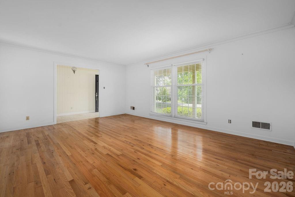 5th image of 5022 Cheviot Rd, Charlotte, NC 28269 | MLS# 4410172