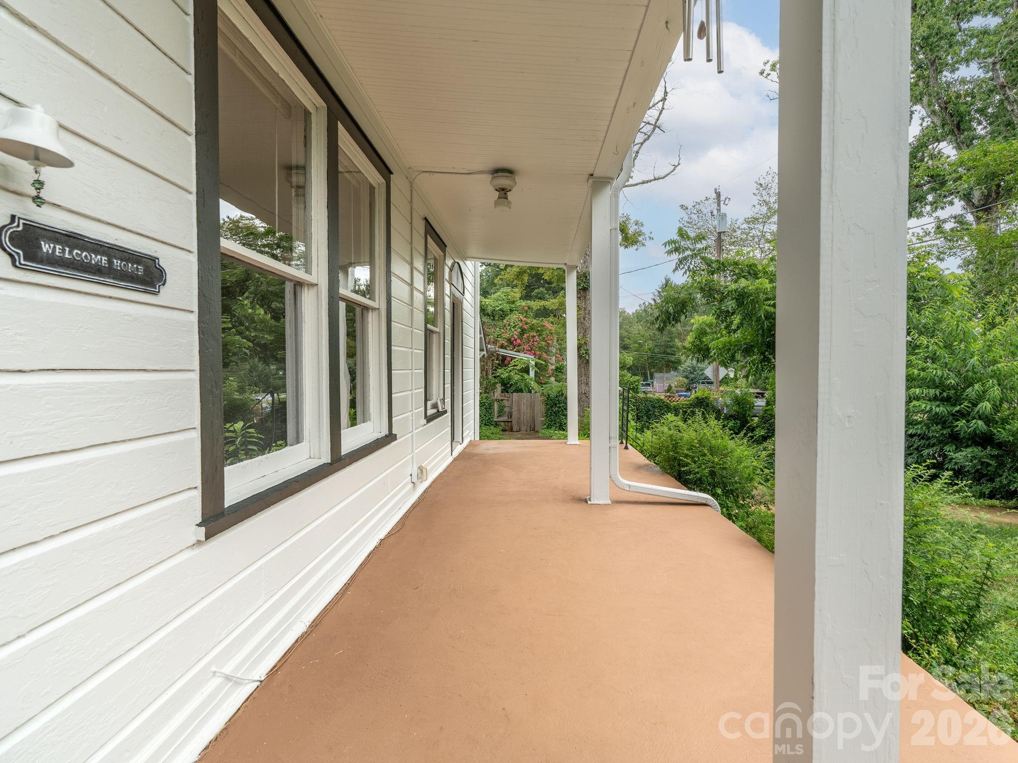 4th image of 111-113 Stewart St, Hendersonville, NC 28792 | MLS# 4410285