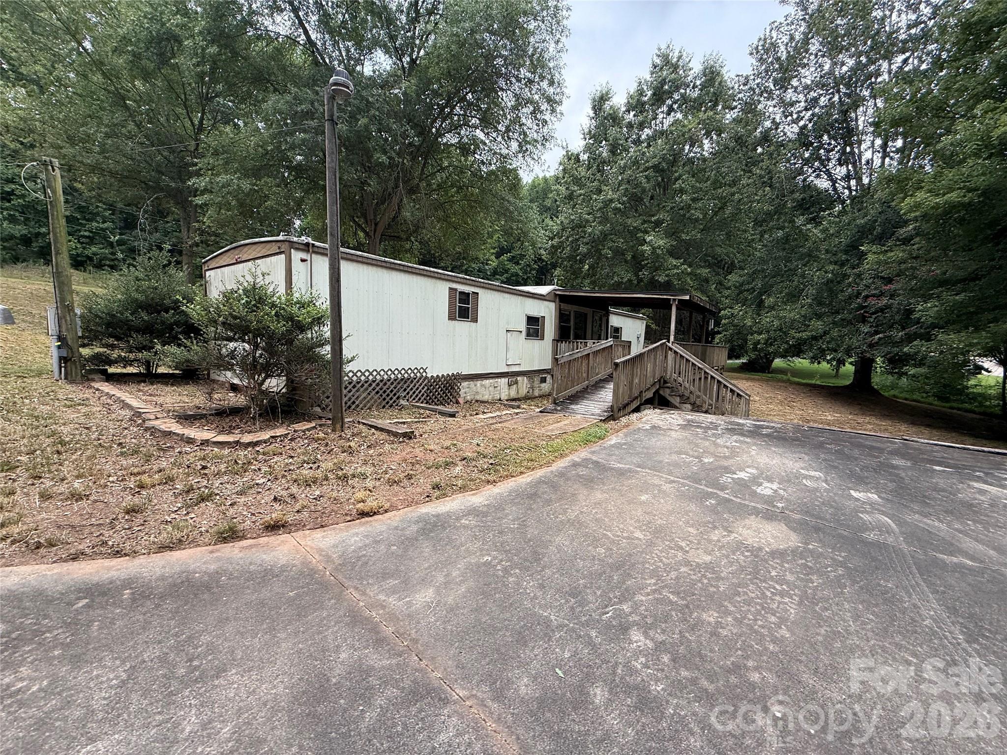 3rd image of 3154 Lake Wylie Dr, Rock Hill, SC 29732 | MLS# 4410311