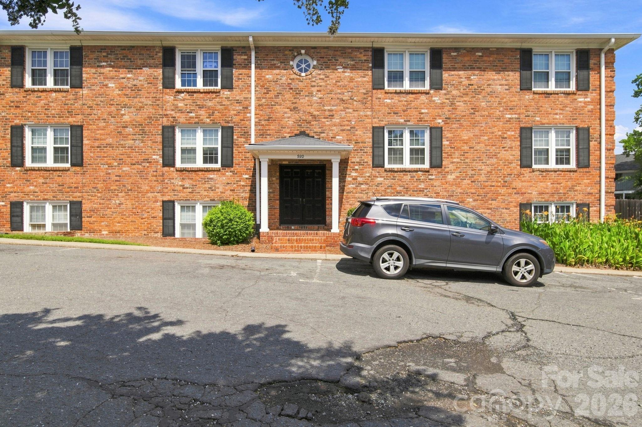 image of 920 Mcalway Rd, Charlotte, NC 28211