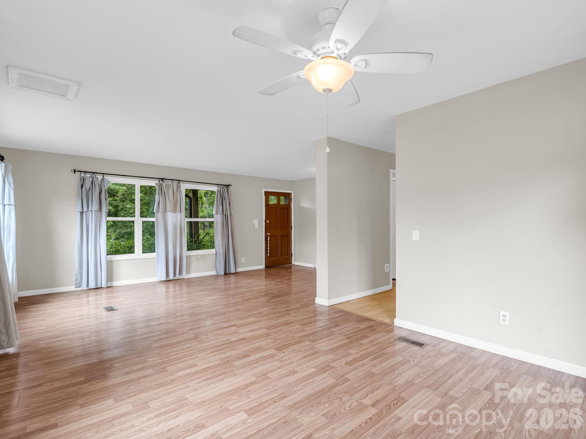 5th image of 1 Lakewood Rd, Hendersonville, NC 28792 | MLS# 4411211