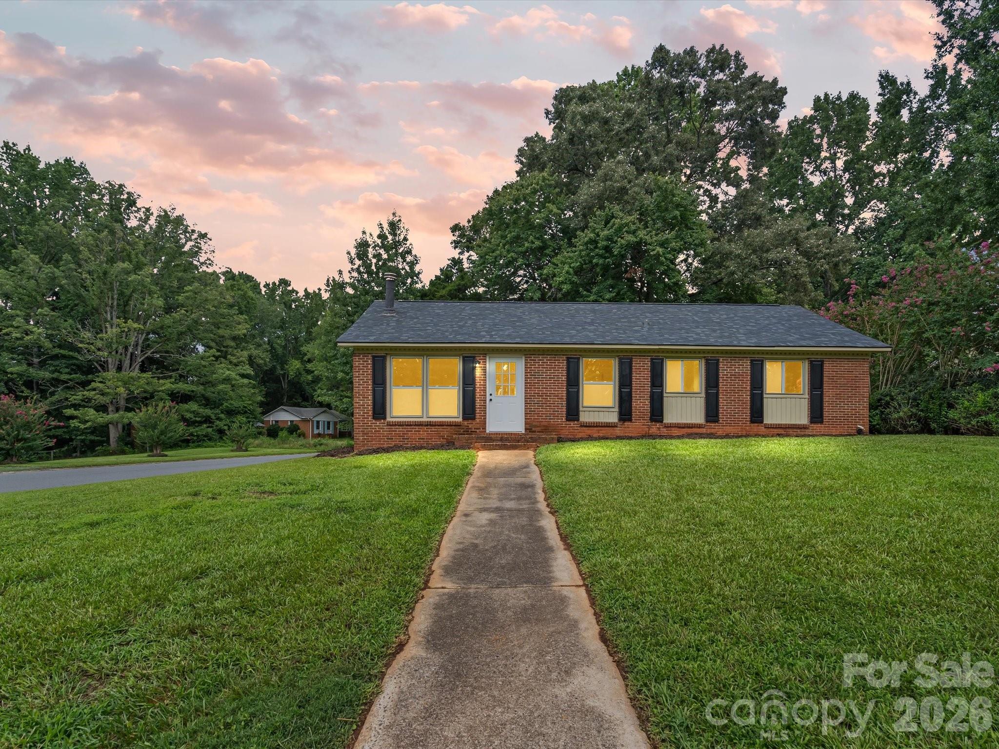 3rd image of 5312 Larewood Dr, Charlotte, NC 28215 | MLS# 4411414