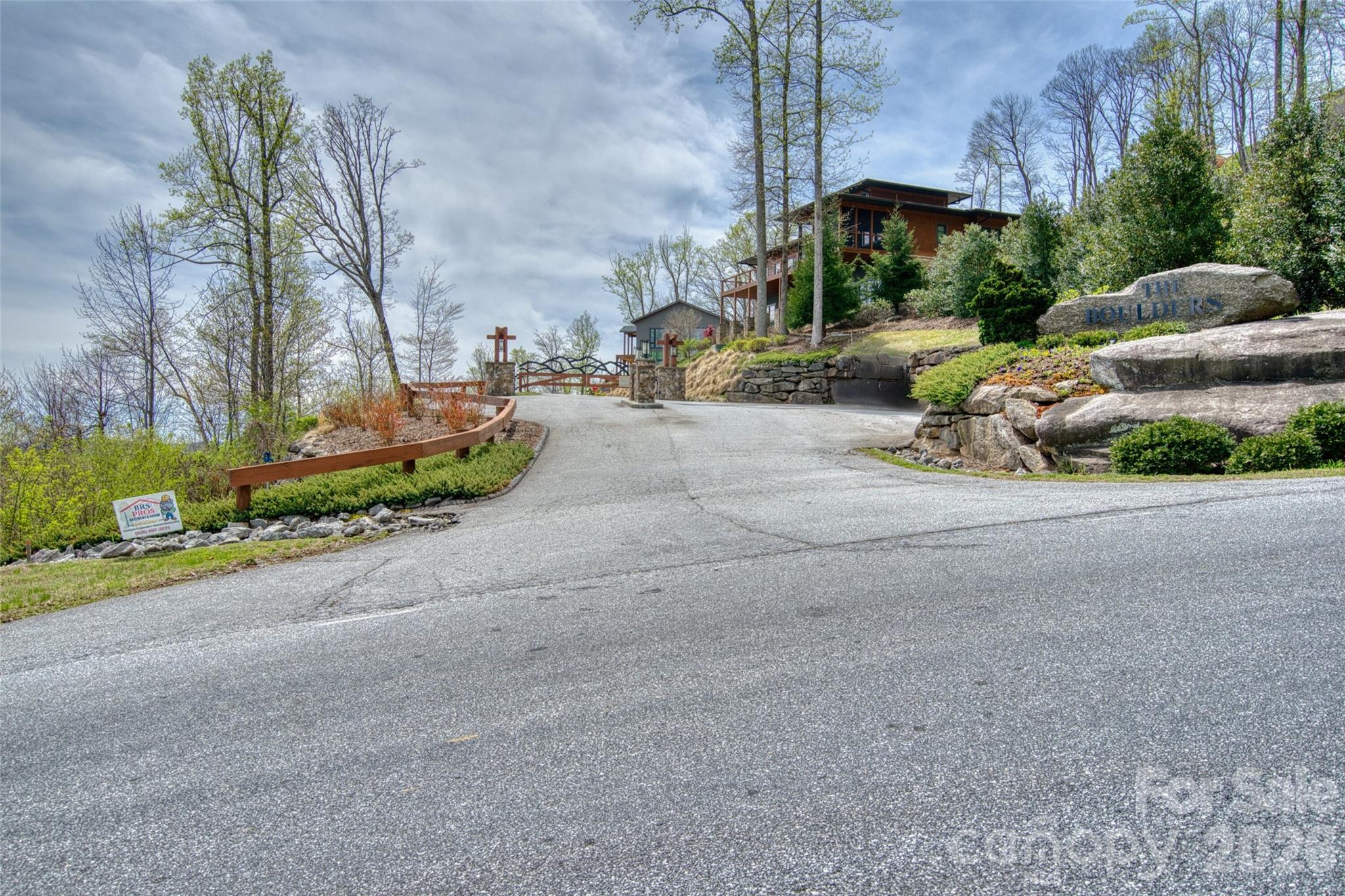 3rd image of R5 Curtain Blf, Hendersonville, NC 28791 | MLS# 4411882
