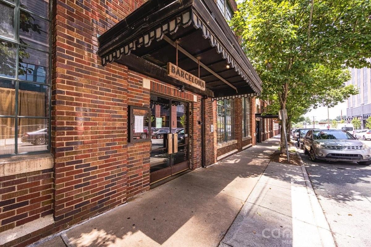 2nd image of 310 Arlington Ave, Charlotte, NC 28203