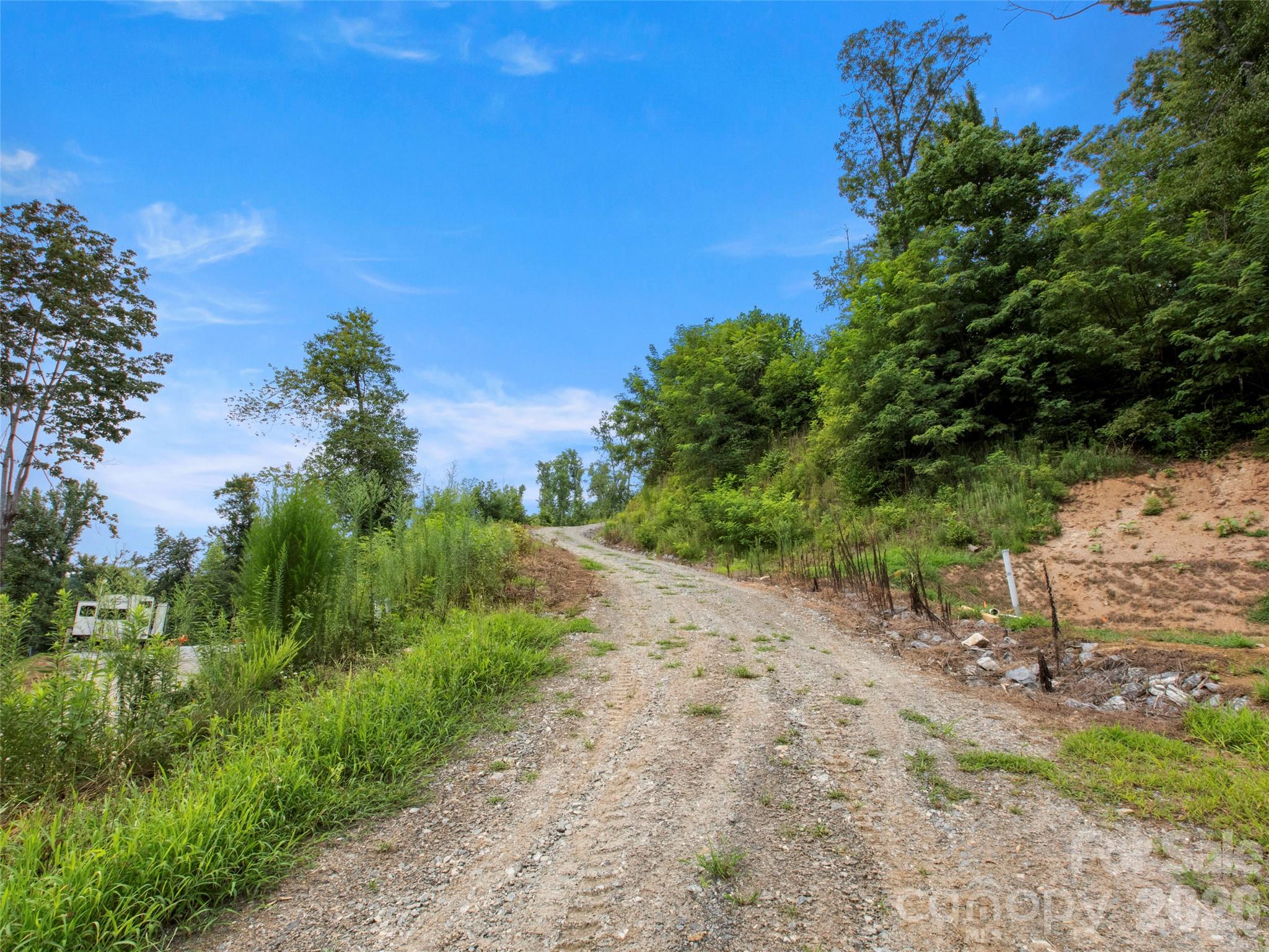 4th image of 213 Three Rivers Dr, Hendersonville, NC 28792 | MLS# 4412069