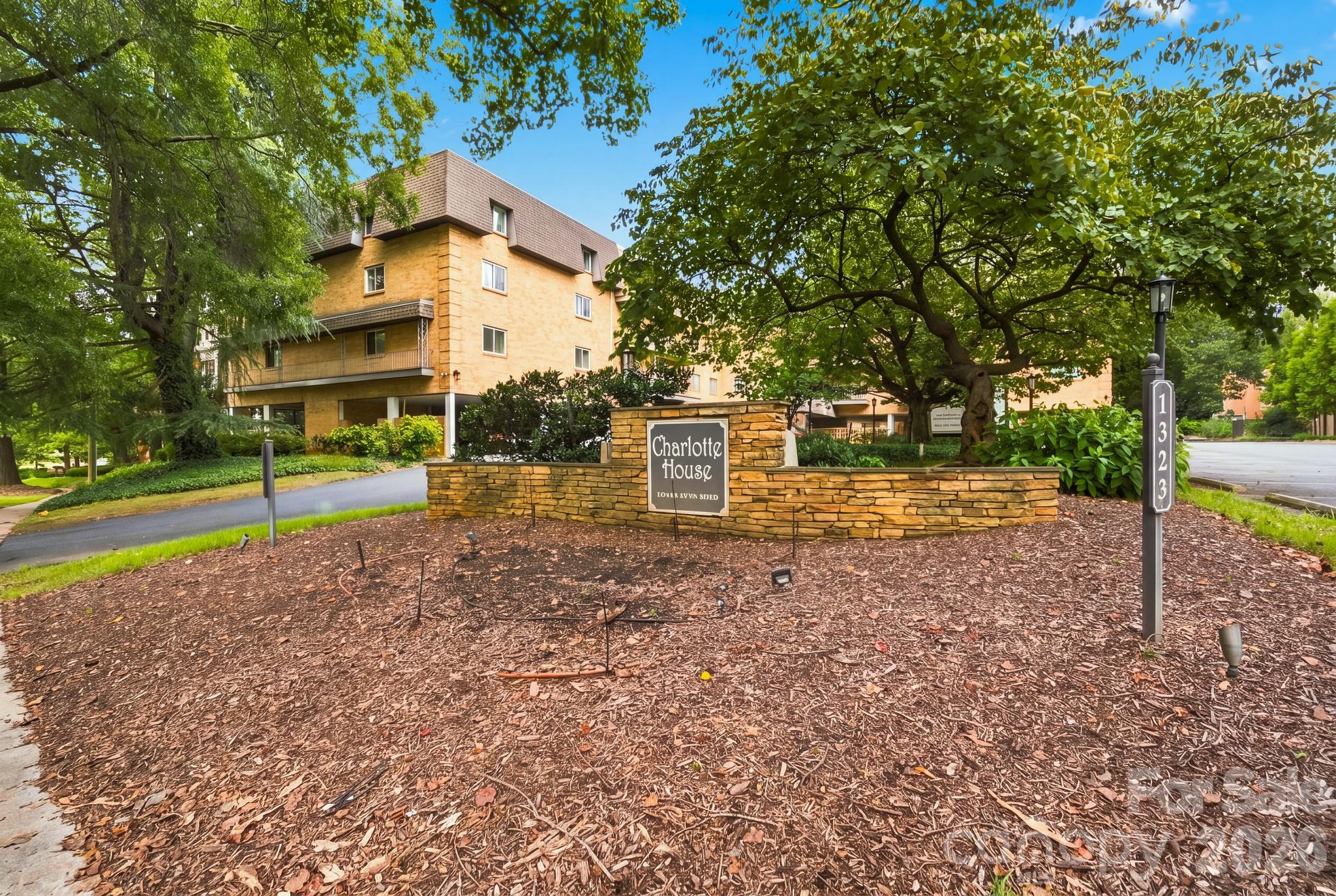 2nd image of 1323 Queens Rd #419, Charlotte, NC 28207 | MLS# 4412551