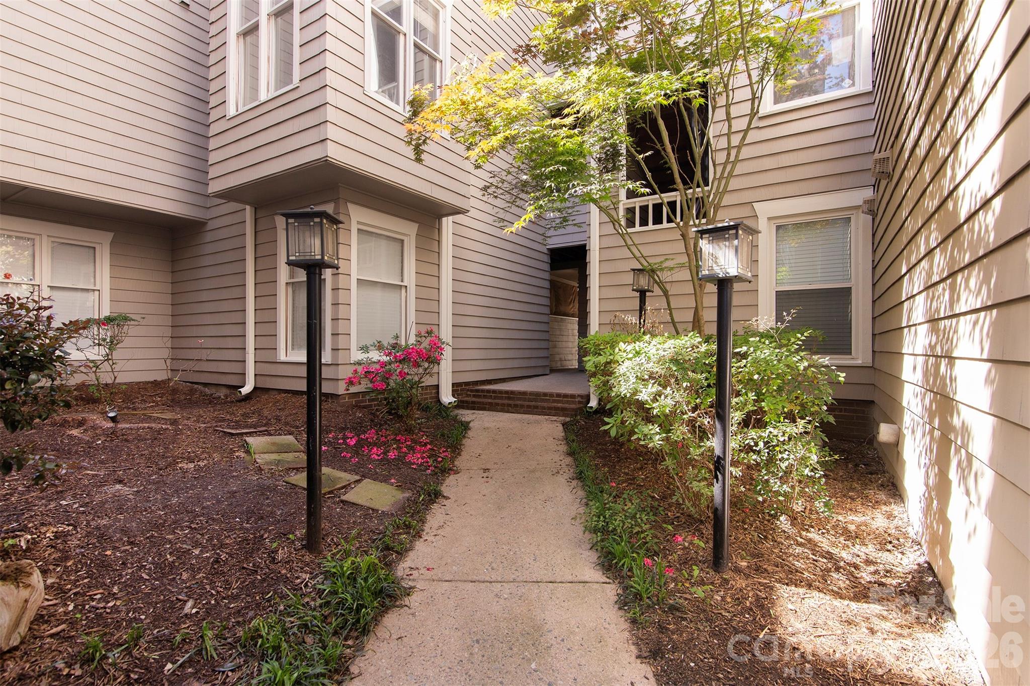 2nd image of 212 W 10th St #17, Charlotte, NC 28202 | MLS# 4413530