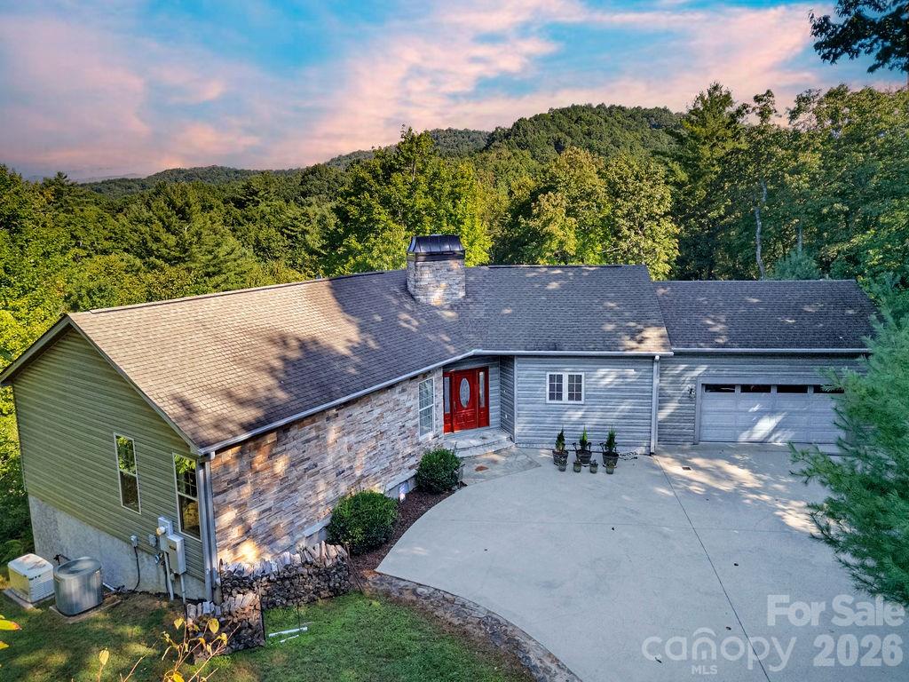 Photo 2 of Single family home for sale at 1228 Ugugu Dr, Brevard, NC 28712 | MLS# 4413645 | Listing updated on 2026-09-05