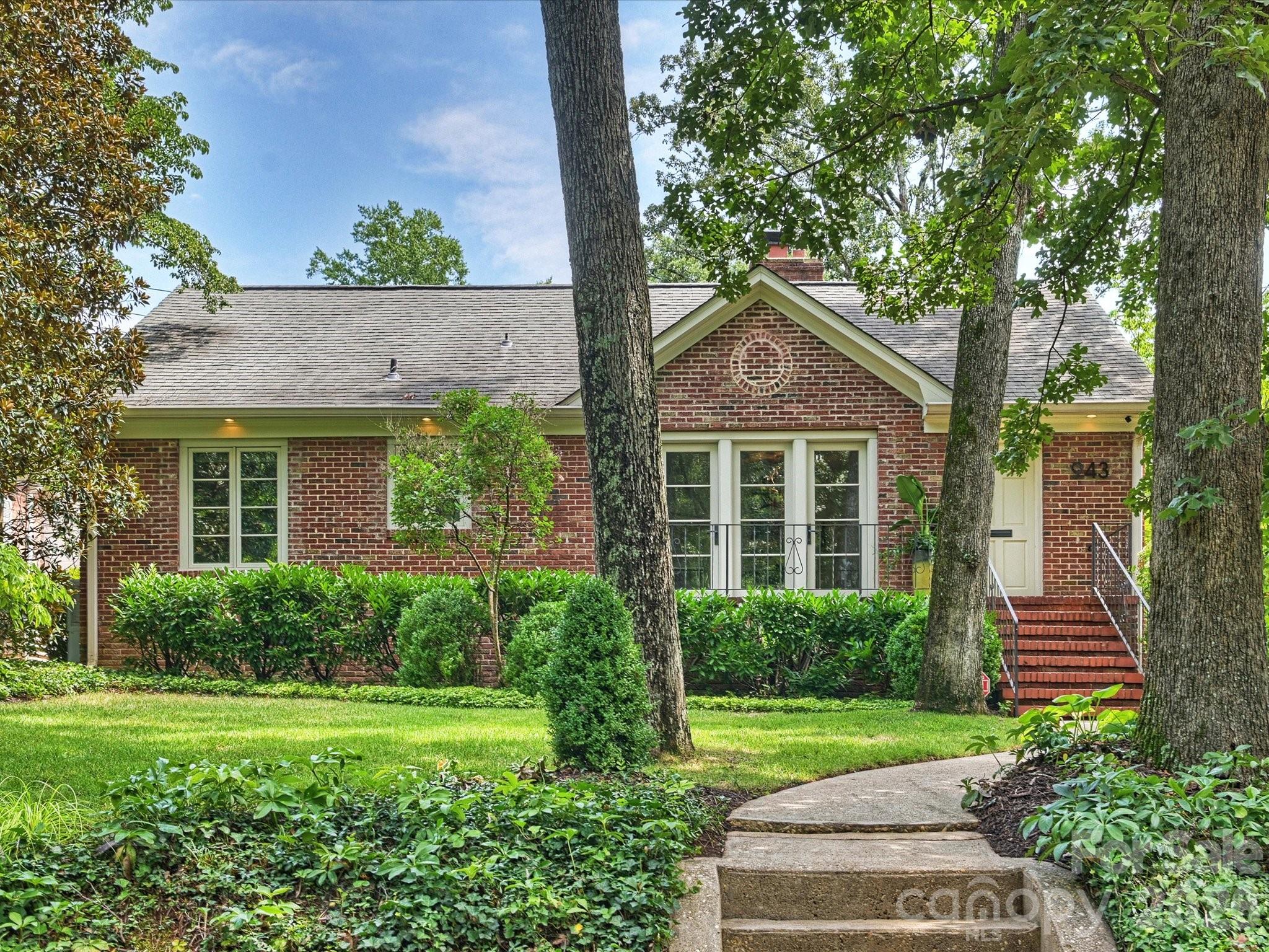 1st image of 943 Romany Rd, Charlotte, NC 28203 | MLS# 4414377