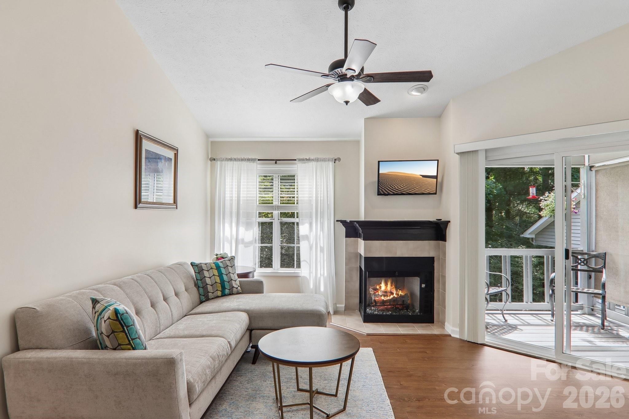 4th image of 651 E Park Pl, Hendersonville, NC 28791 | MLS# 4415720