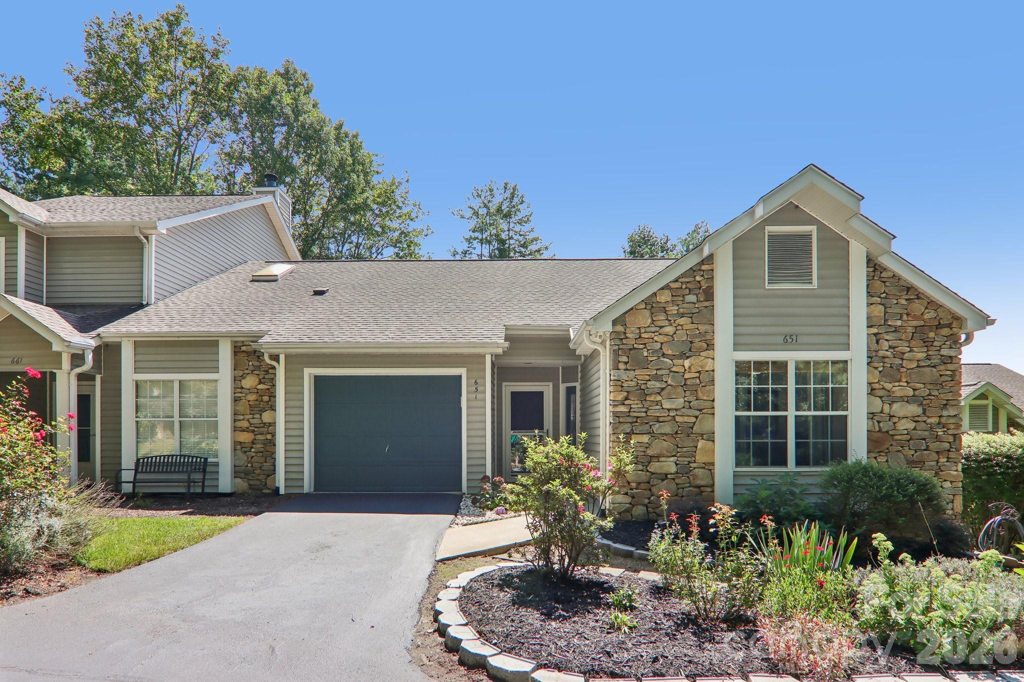 1st image of 651 E Park Pl, Hendersonville, NC 28791 | MLS# 4415720
