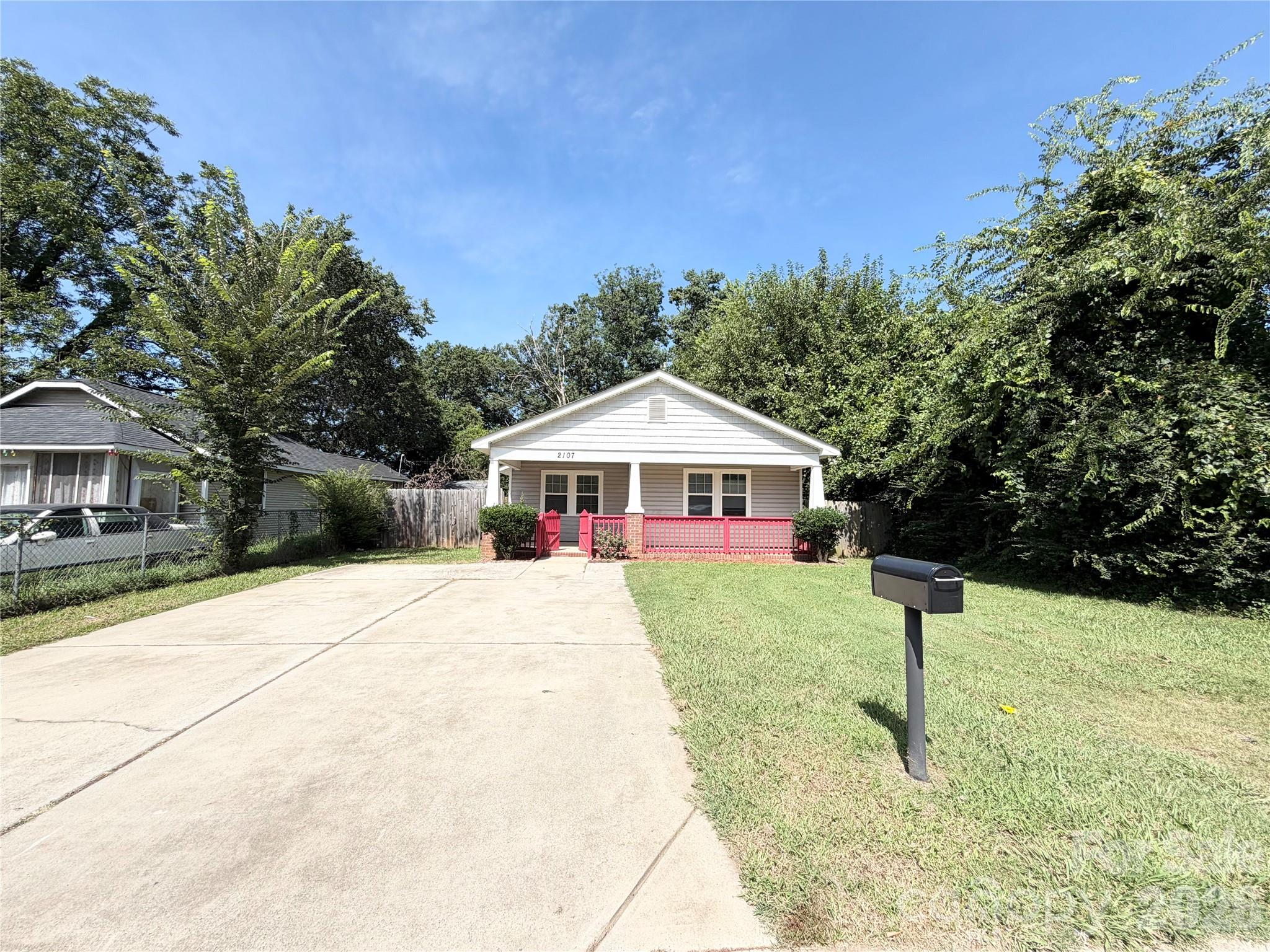2nd image of 2107 Custer St, Charlotte, NC 28216 | MLS# 4416781