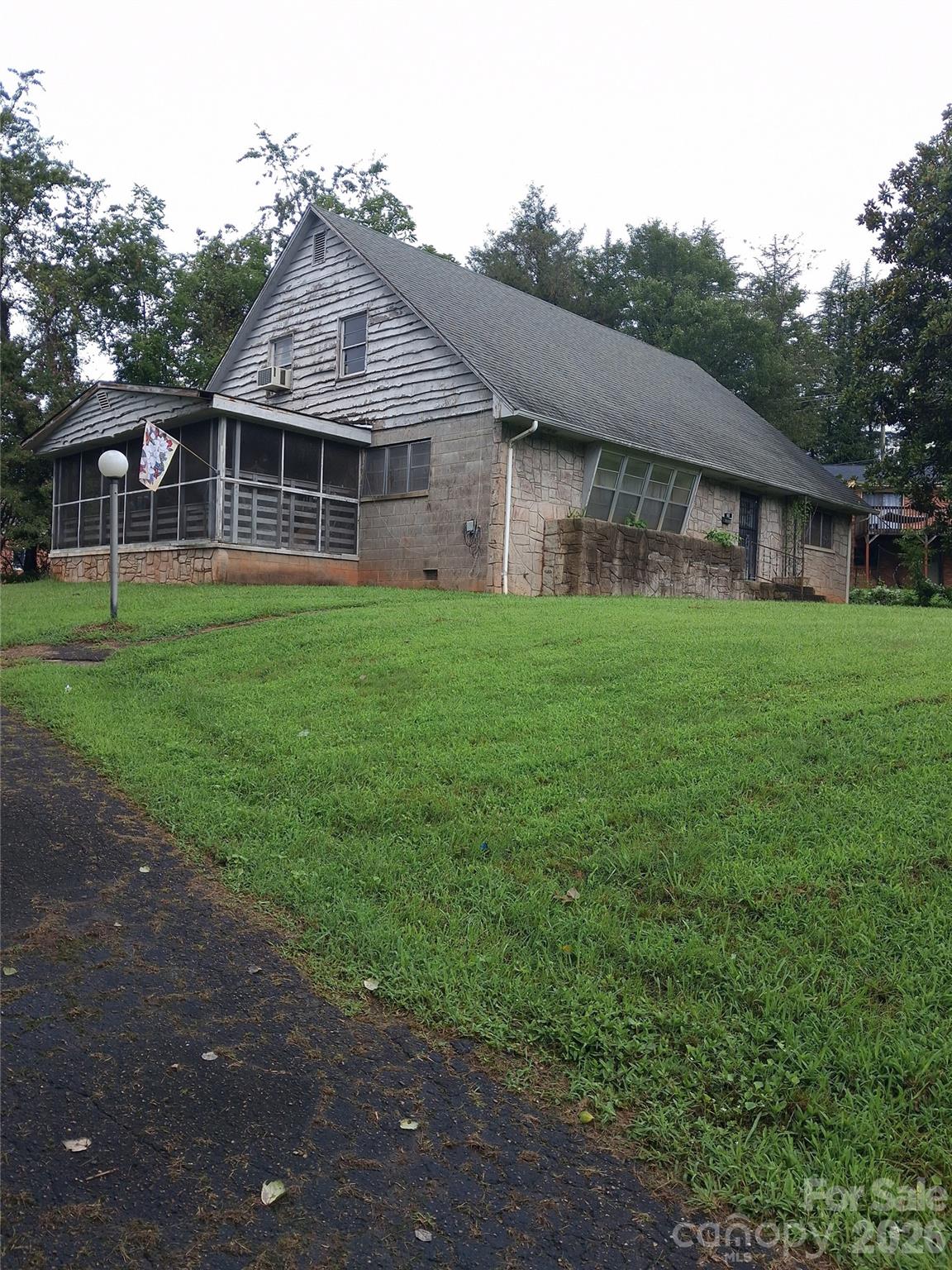 Photo 2 of Single family home for sale at 50 Ashworth Cir, Marion, NC 28752 | MLS# 4417123 | Listing updated on 2026-09-04