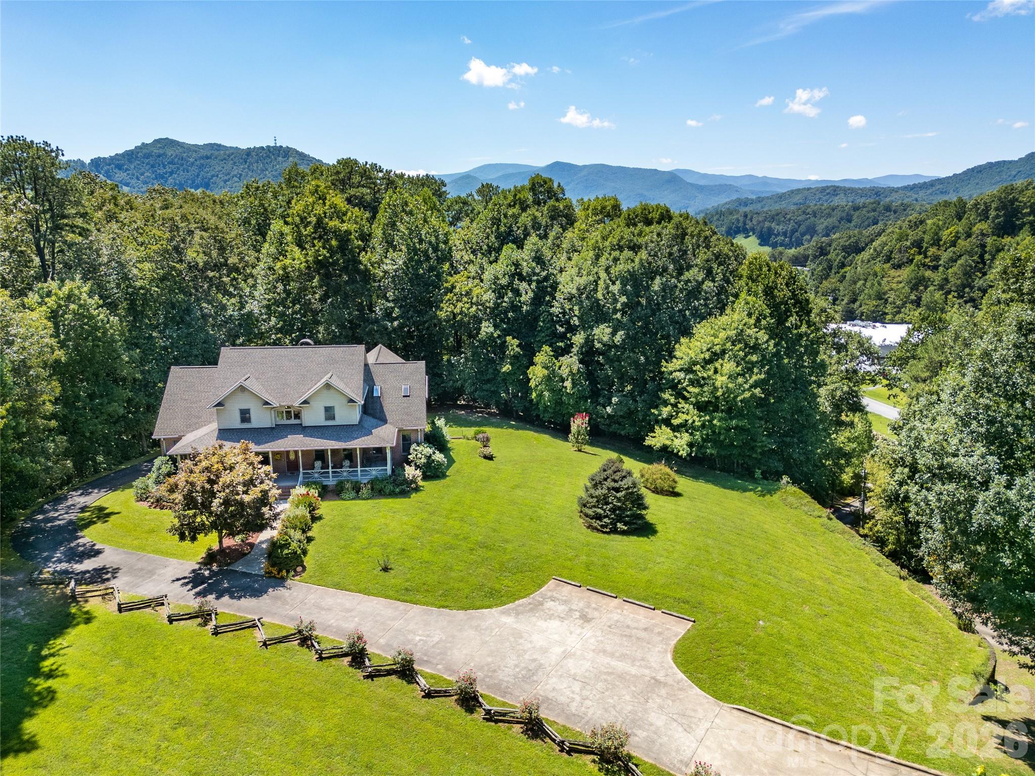 Photo 4 of Single family home for sale at 832 Asheville Hwy, Sylva, NC 28779 | MLS# 4417137 | Listing updated on 2026-09-05