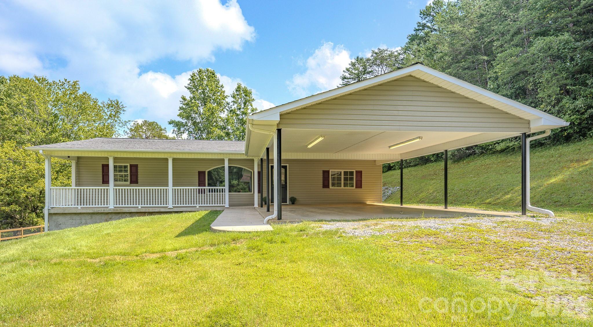Photo 4 of Single family home for sale at 163 Meadowbrook Ln, Marion, NC 28752 | MLS# 4417340 | Listing updated on 2026-09-05