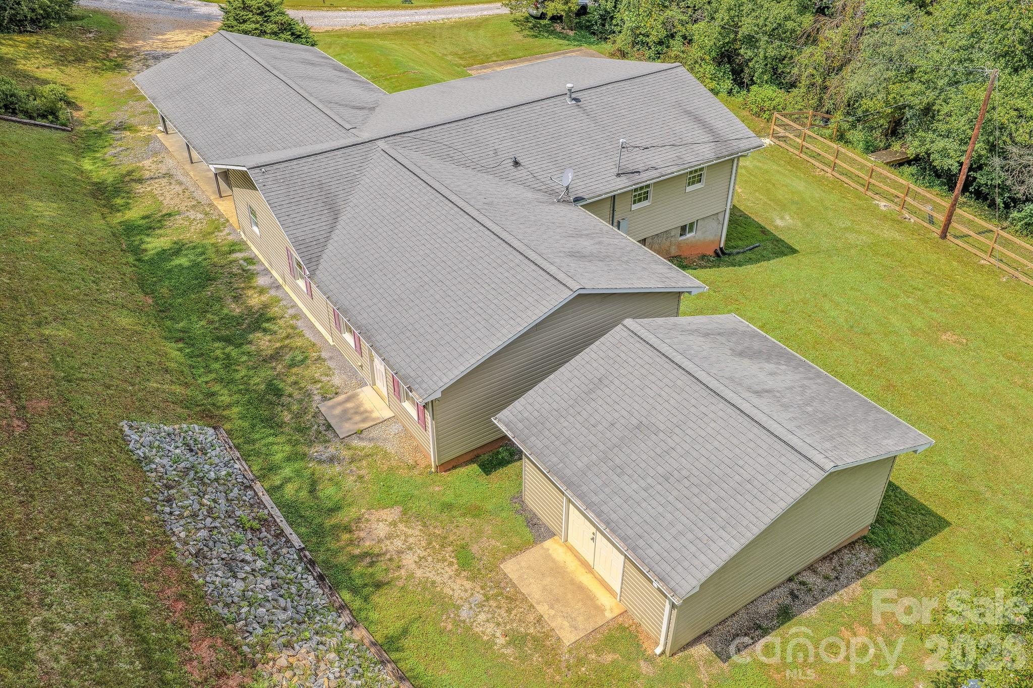 Photo 3 of Single family home for sale at 163 Meadowbrook Ln, Marion, NC 28752 | MLS# 4417340 | Listing updated on 2026-09-05