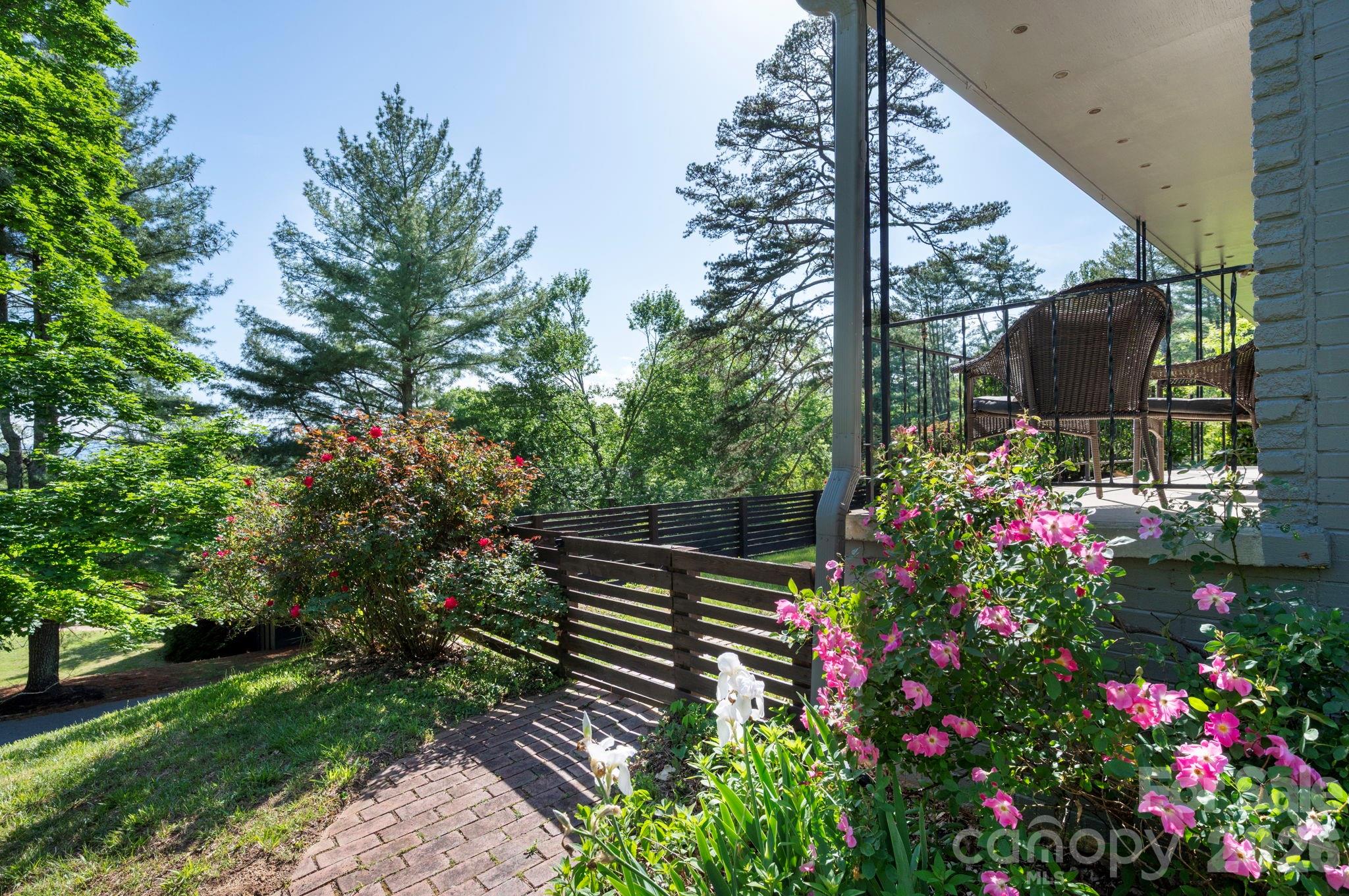 4th image of 301 Stratford Rd, Asheville, NC 28804 | MLS# 4417374