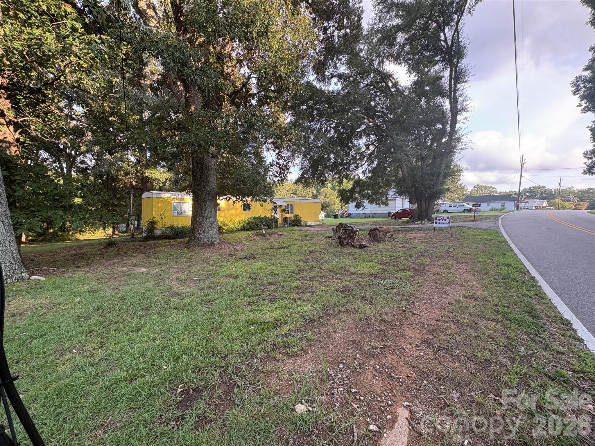 Photo 2 of Single family home for sale at 875 Hilldale Dr, Lancaster, SC 29720 | MLS# 4417415 | Listing updated on 2026-09-05