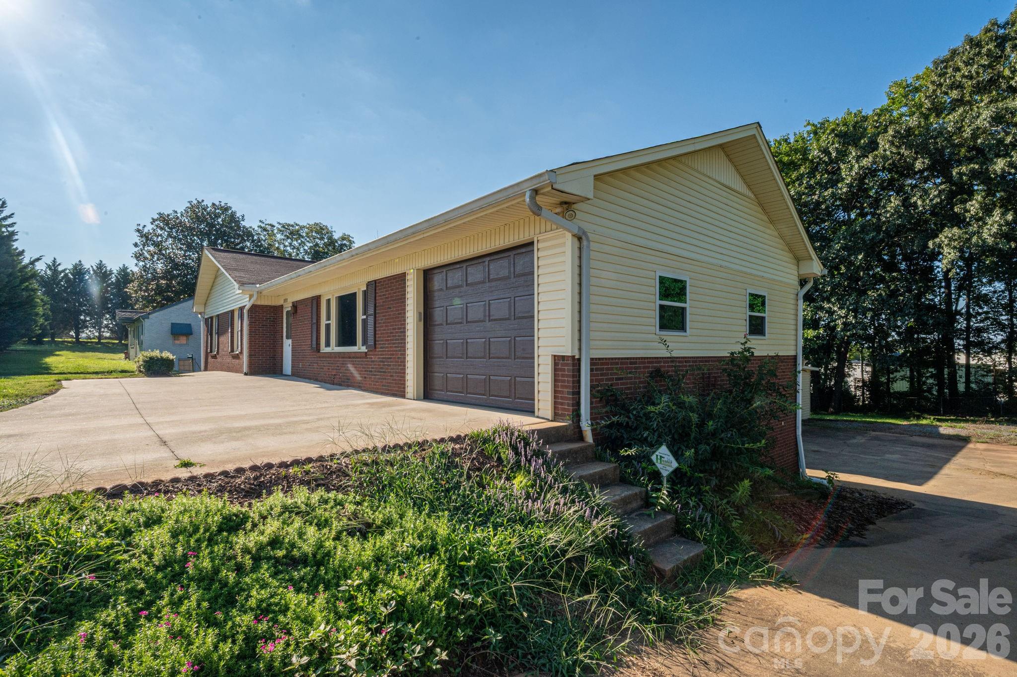 2nd image of 1306 11th Ave Se, Hickory, NC 28602 | MLS# 4418185