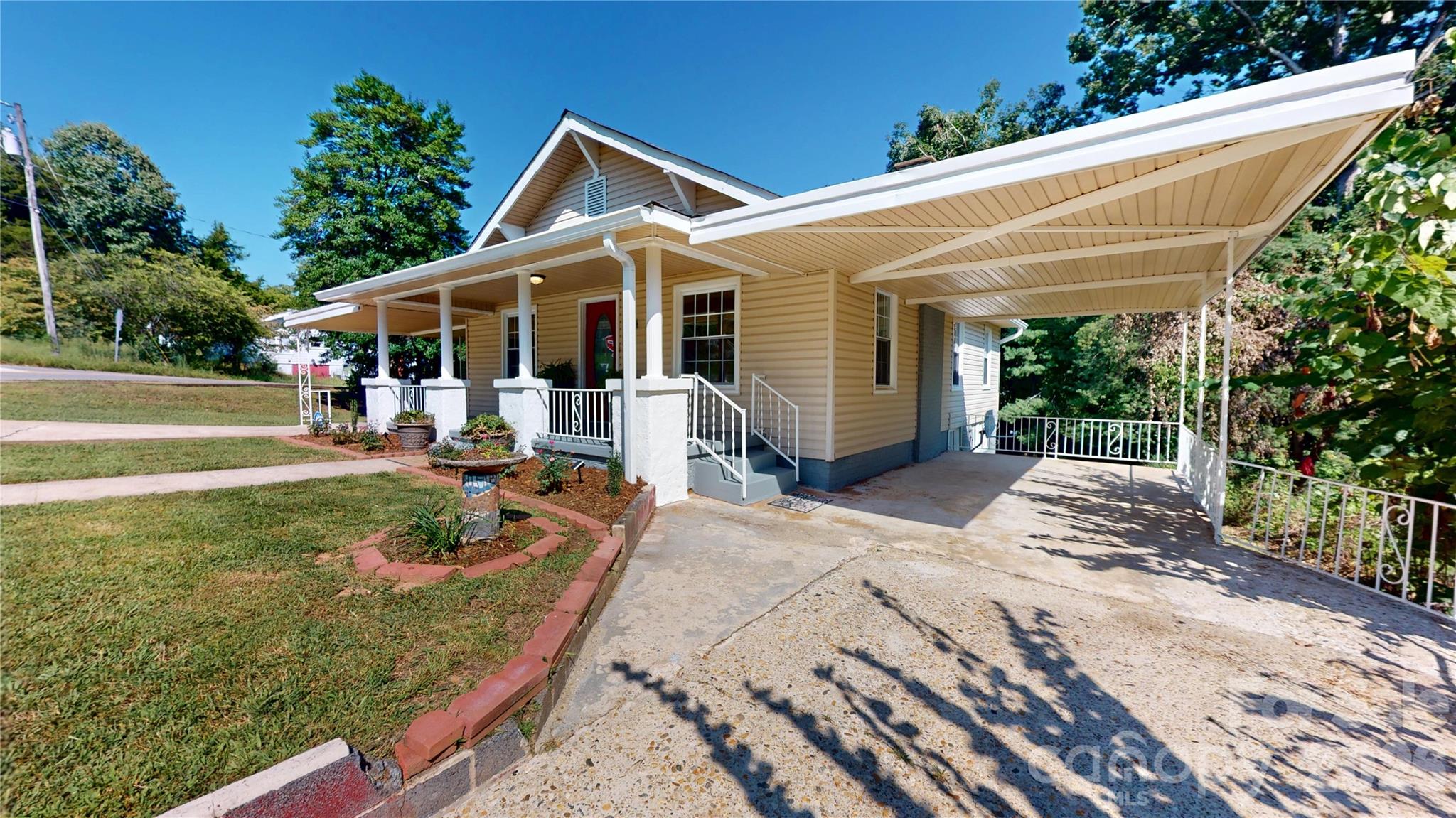 Photo 3 of Single family home for sale at 346 Park Ave, Marion, NC 28752 | MLS# 4418440 | Listing updated on 2026-09-05