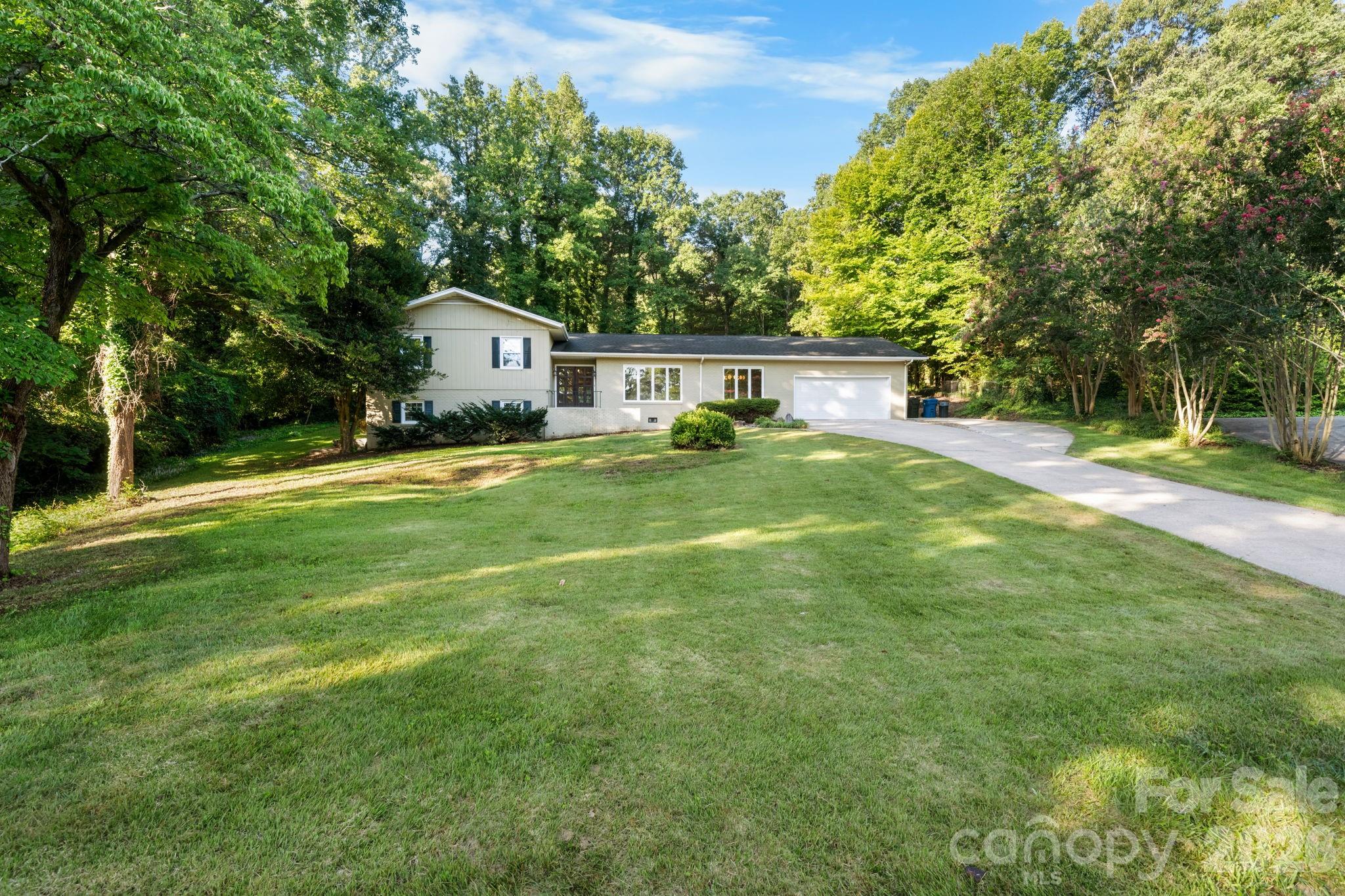 47th image of 2015 12th St Nw, Hickory, NC 28601 | MLS# 4418575