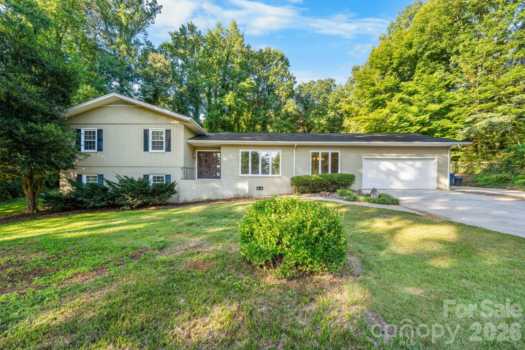 1st image of 2015 12th St Nw, Hickory, NC 28601 | MLS# 4418575