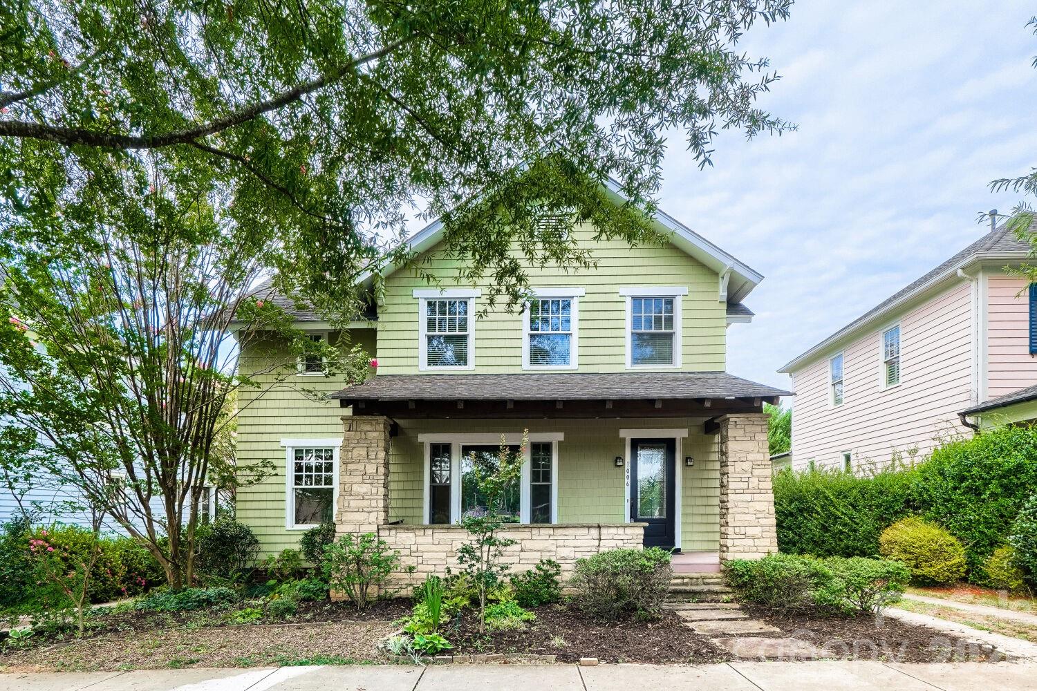 1st image of 1006 Assembly St, Belmont, NC 28012 | MLS# 4418701