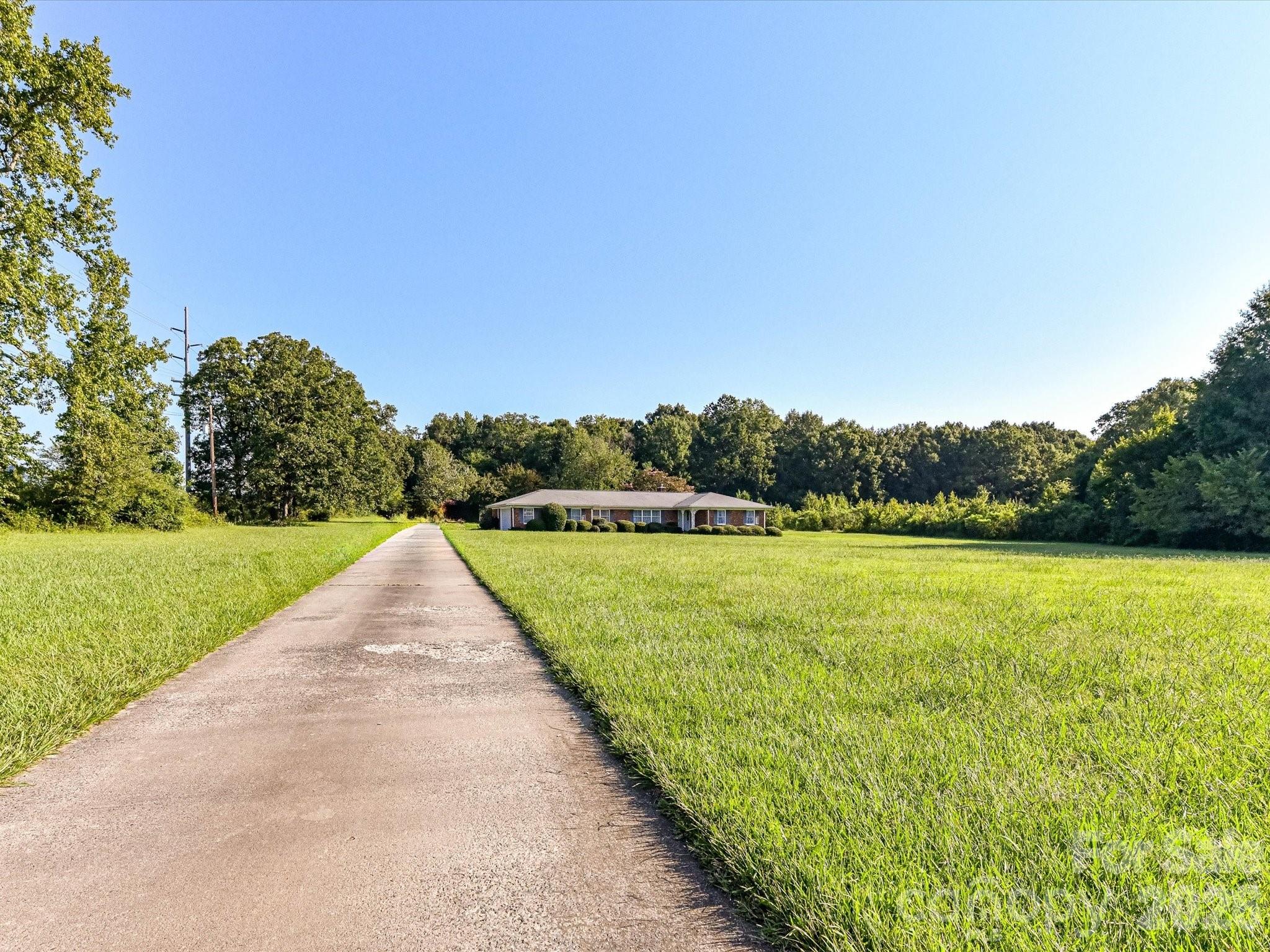 Photo 4 of Single family home for sale at 3320 Goldmine Rd, Monroe, NC 28110 | MLS# 4418987 | Listing updated on 2026-09-04
