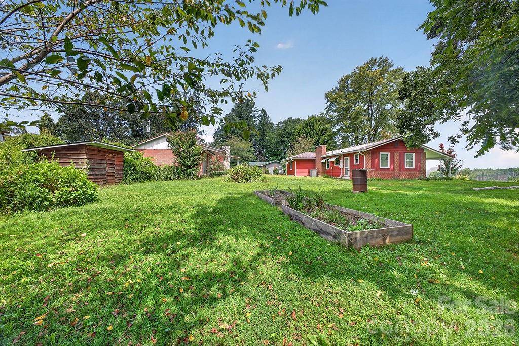 35th image of 2409 Lucas St, Hendersonville, NC 28791 | MLS# 4419665