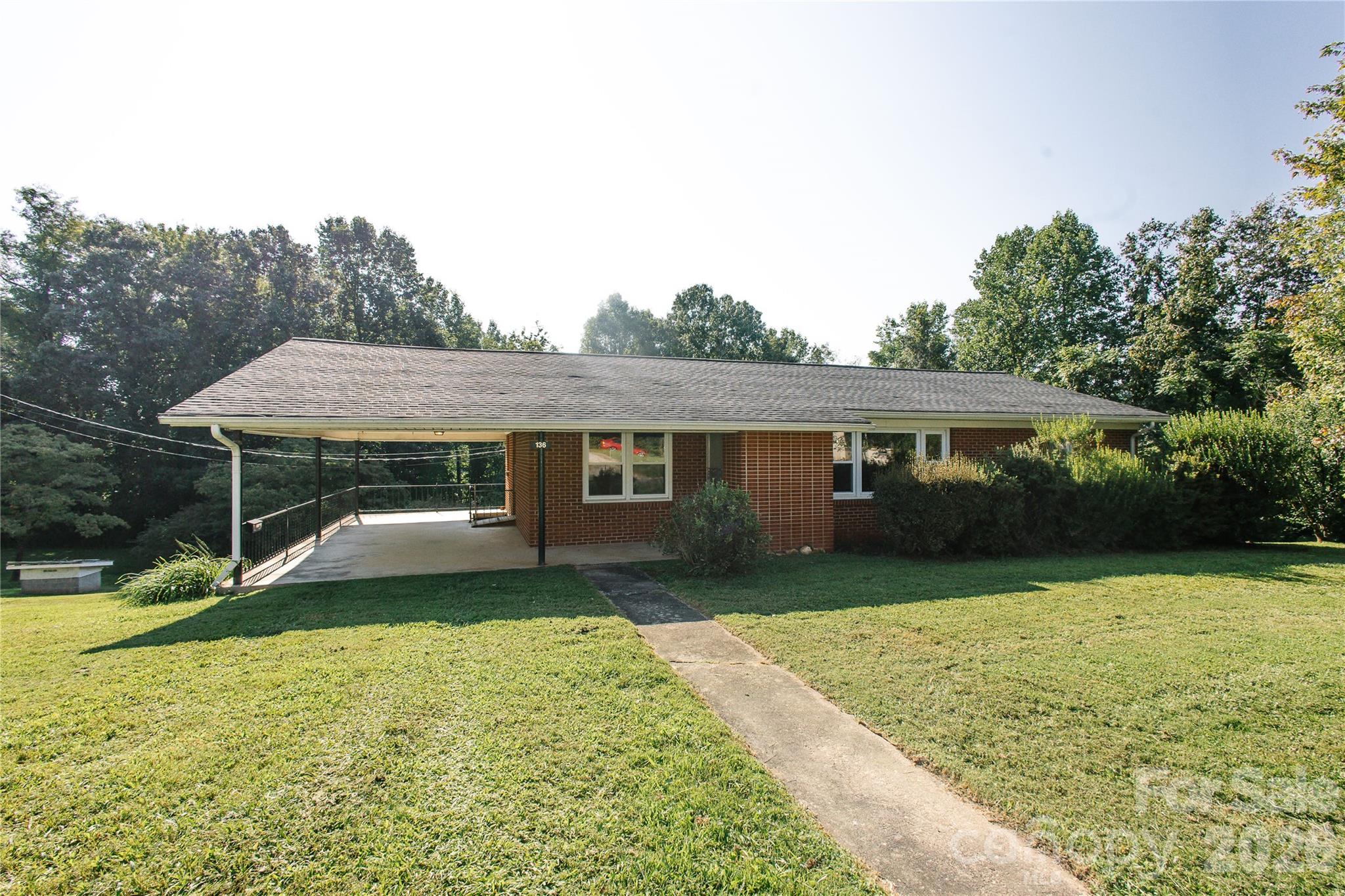 Photo 1 of Single family home for sale at 136 Marion St, Marion, NC 28752 | MLS# 4419755 | Listing updated on 2026-09-05