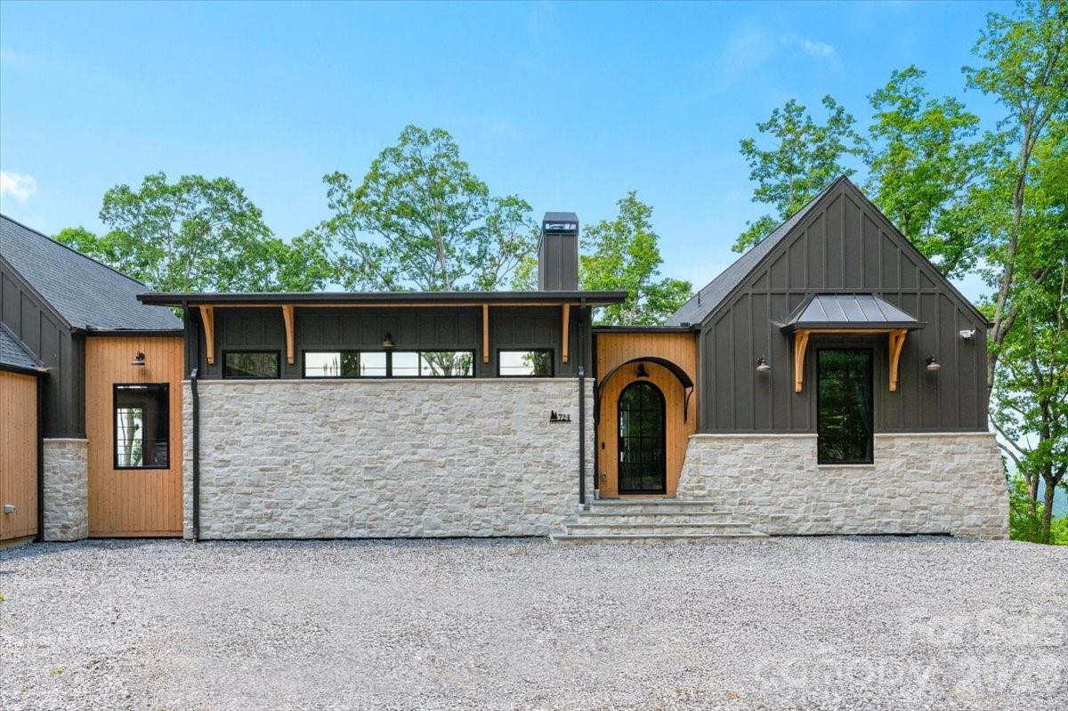 Photo 3 of Single family home for sale at 724 Grand Laurel Way, Brasstown, NC 28902 | MLS# 4420010 | Listing updated on 2026-09-05