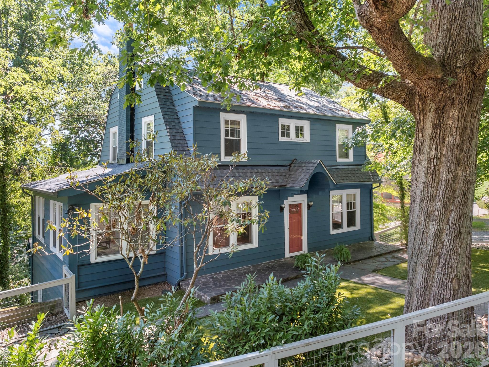 Photo 1 of Single family home for sale at 1 Kenilworth Rd, Asheville, NC 28803 | MLS# 4420250 | Listing updated on 2026-09-05