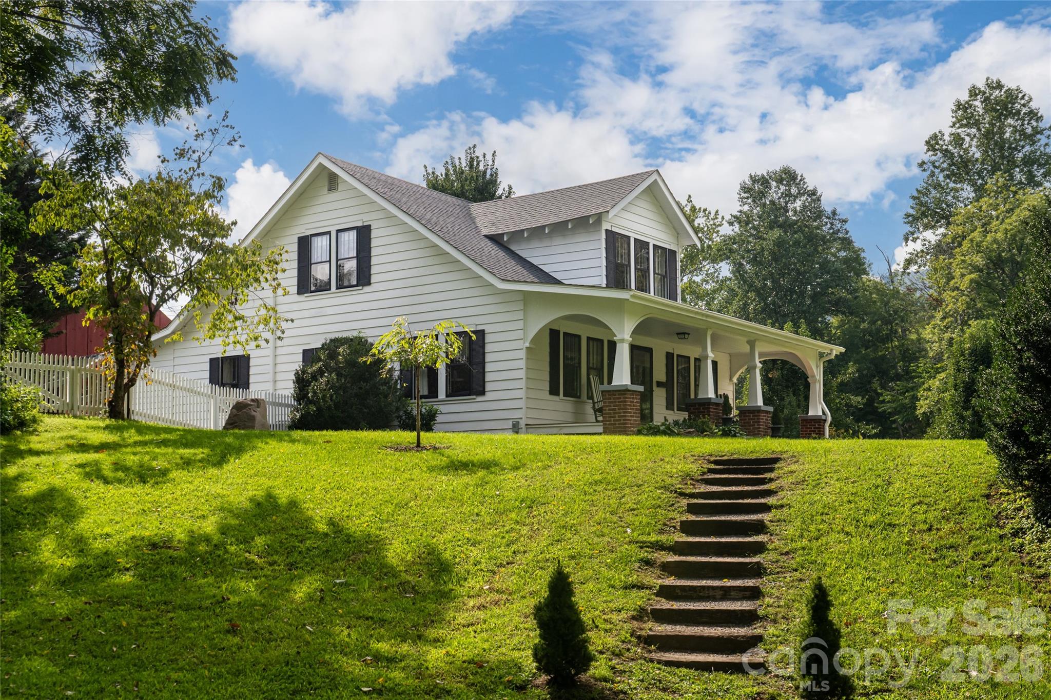Photo 1 of Single family home for sale at 947 Highway 226 N, Bakersville, NC 28705 | MLS# 4420320 | Listing updated on 2026-09-04