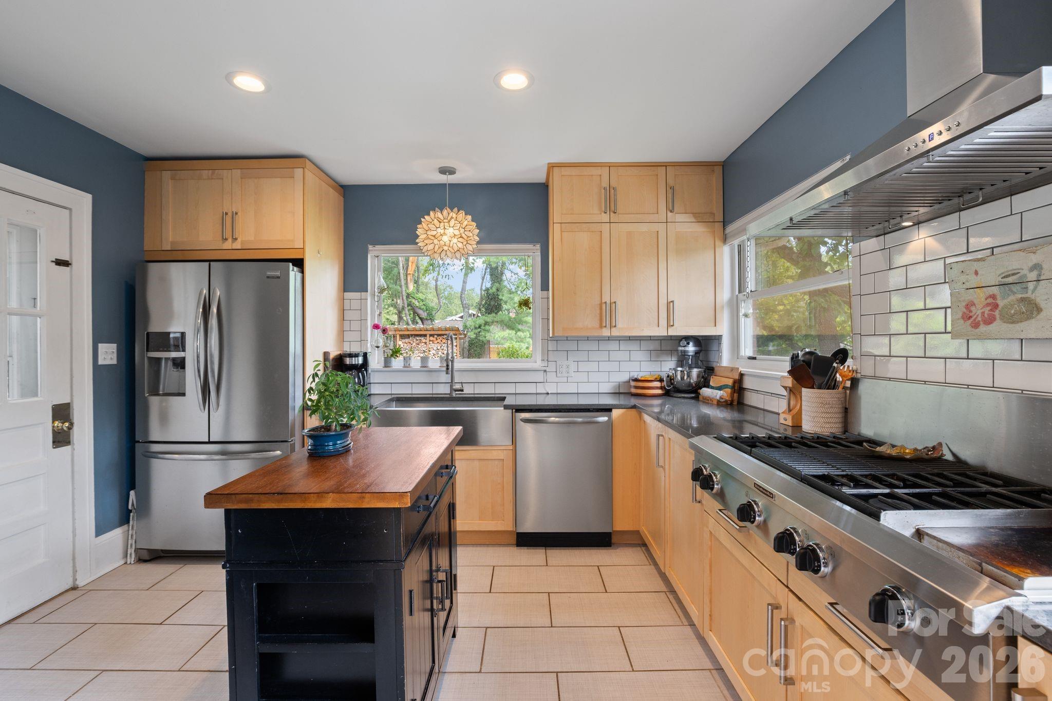 Photo 1 of Single family home for sale at 348 Beaucatcher Rd, Asheville, NC 28805 | MLS# 4420417 | Listing updated on 2026-09-06