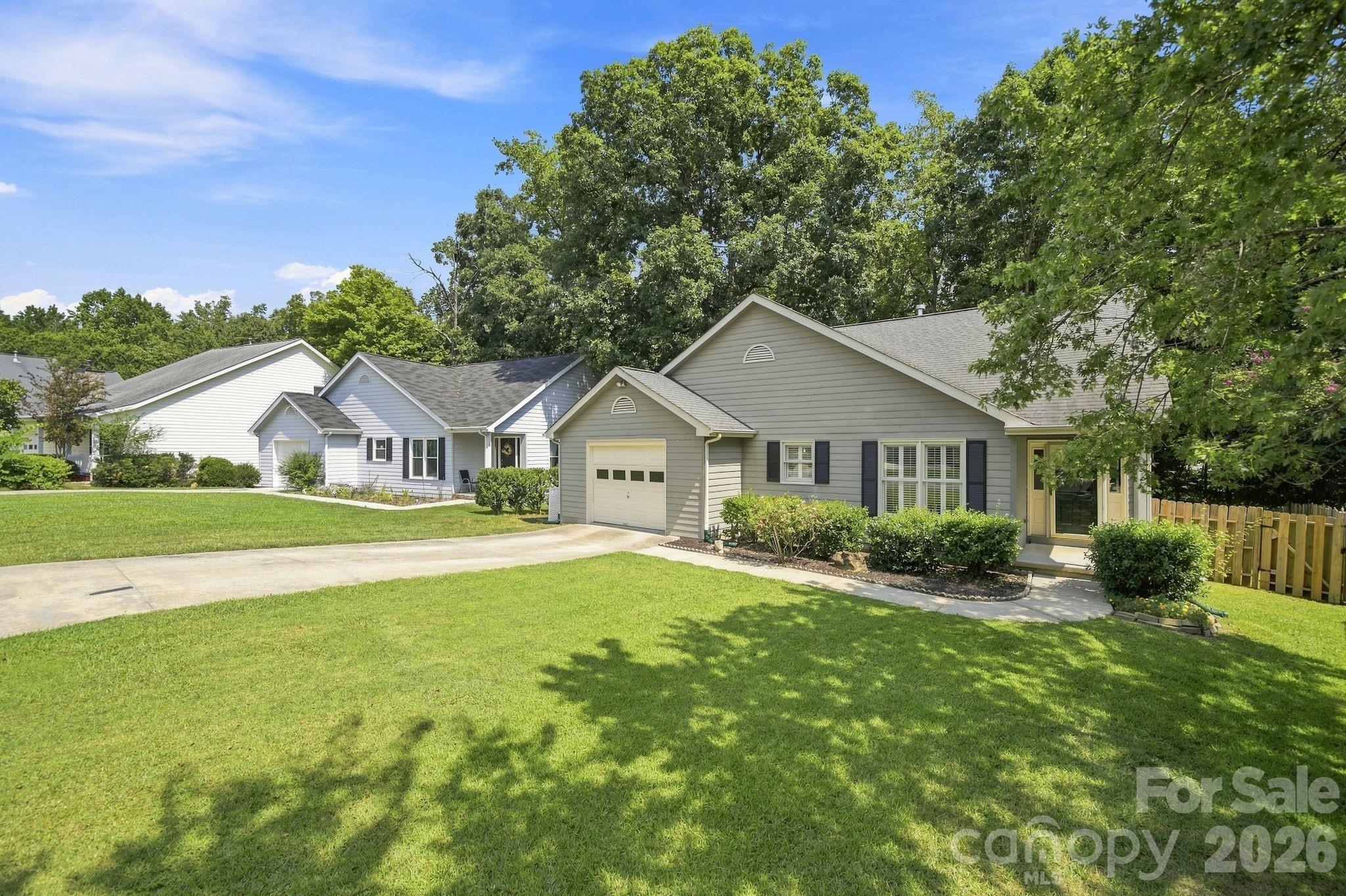 Photo 3 of Single family home for sale at 167 Sea Is Blvd, Fort Mill, SC 29708 | MLS# 4420678 | Listing updated on 2026-09-04